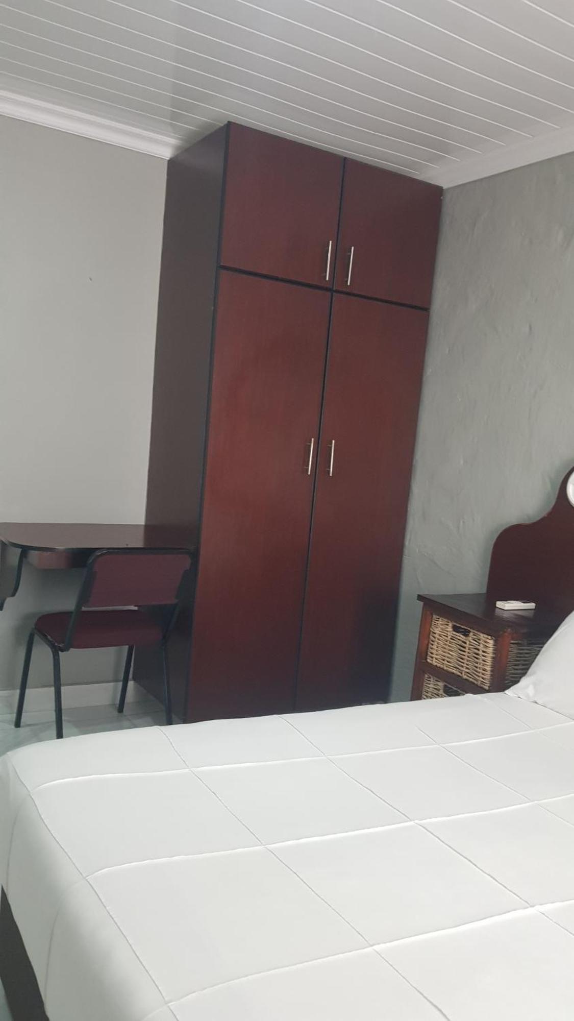 Rainbow Guest House And Tours Uitenhage Buitenkant foto