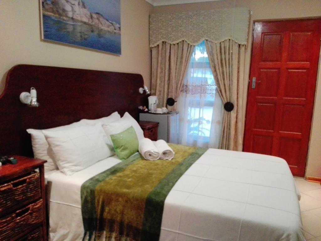 Rainbow Guest House And Tours Uitenhage Buitenkant foto